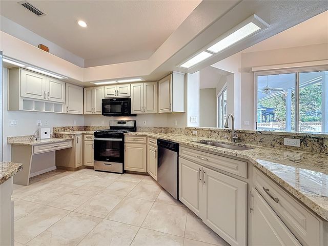 402 N CAROLINA AVENUE, Palm Harbor, FL 34683