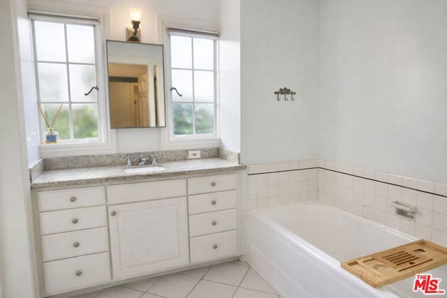 214 S Spalding Drive, Beverly Hills, CA 90212