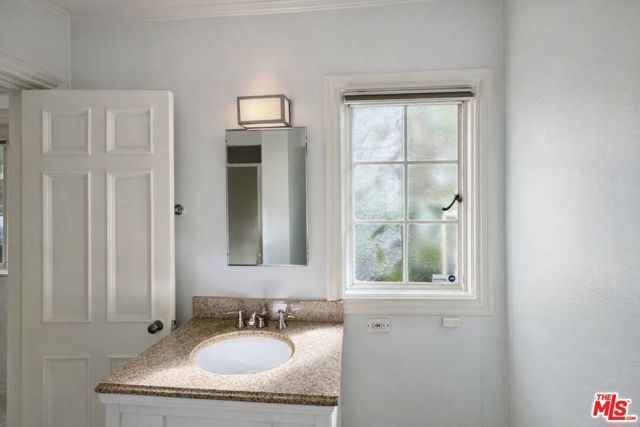 214 S Spalding Drive, Beverly Hills, CA 90212