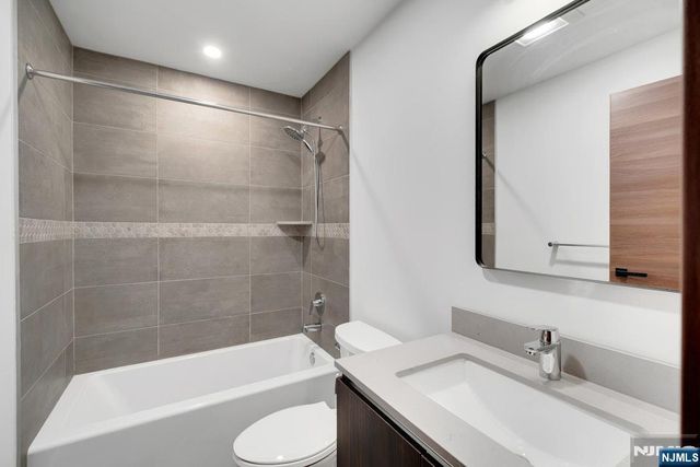 1 Franklin Turnpike 1, Waldwick, NJ 07463