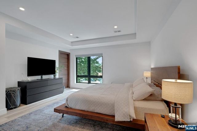 1 Franklin Turnpike 1, Waldwick, NJ 07463