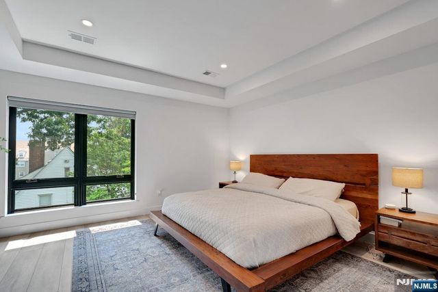 1 Franklin Turnpike 1, Waldwick, NJ 07463