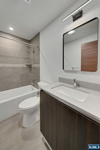 1 Franklin Turnpike 1, Waldwick, NJ 07463