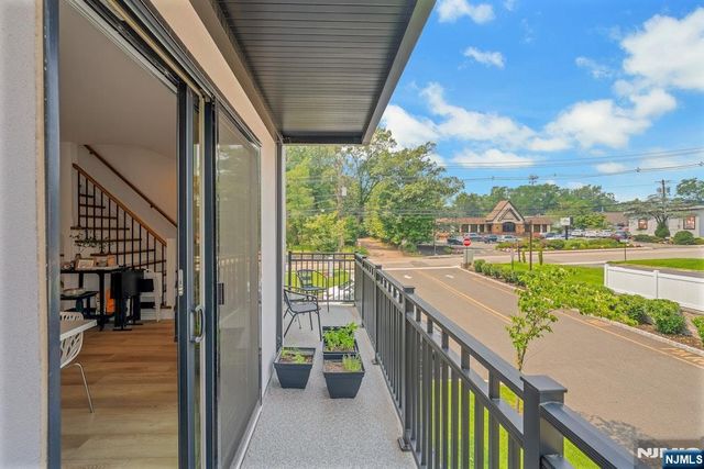 1 Franklin Turnpike 1, Waldwick, NJ 07463