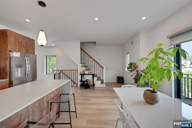 1 Franklin Turnpike 1, Waldwick, NJ 07463