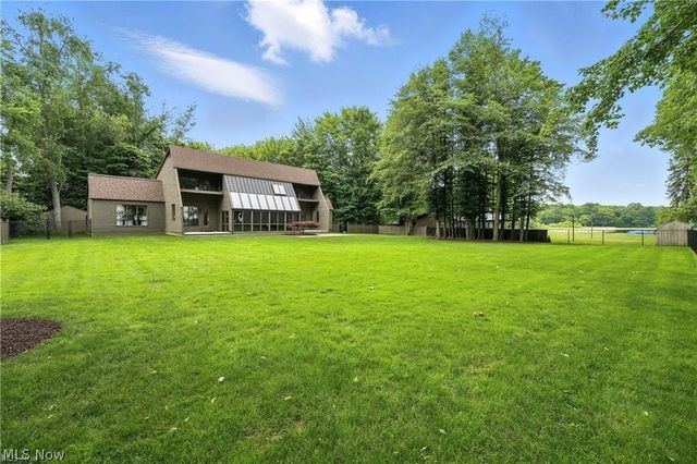 263 E Pine Lake Road, North Lima, OH 44452