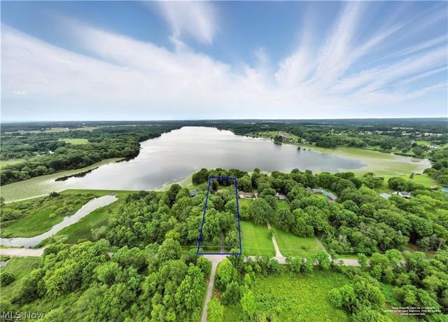 263 E Pine Lake Road, North Lima, OH 44452