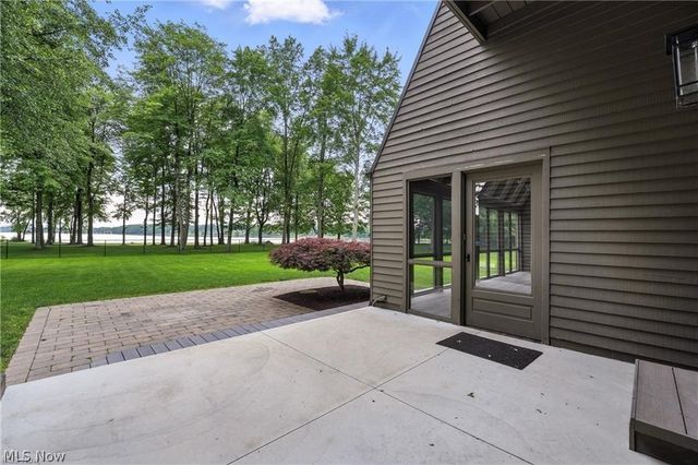 263 E Pine Lake Road, North Lima, OH 44452