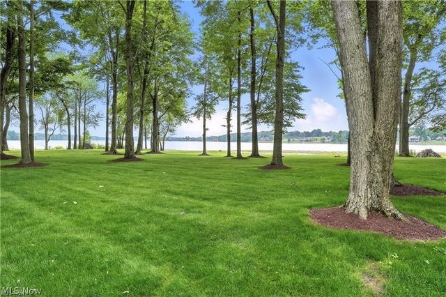 263 E Pine Lake Road, North Lima, OH 44452