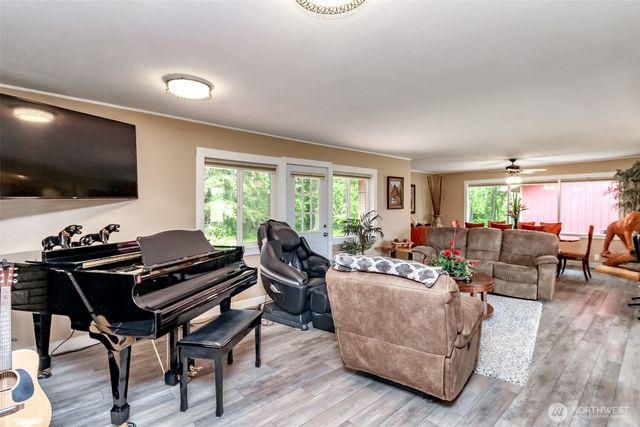 36510 Mountain Highway E, Eatonville, WA 98328