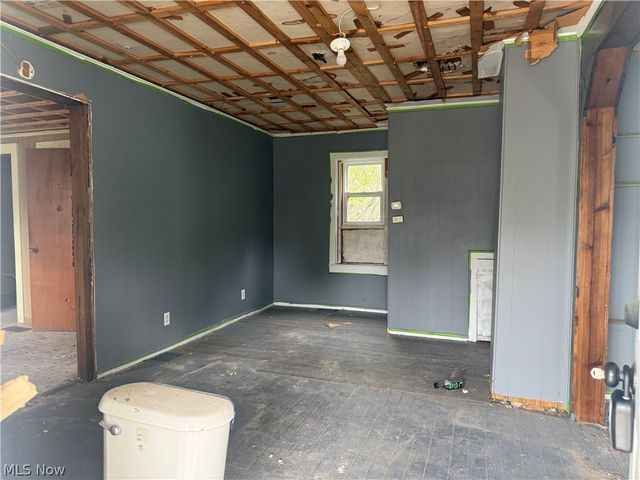 411 Chestnut Avenue NE, Warren, OH 44483