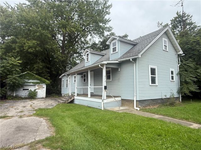 411 Chestnut Avenue NE, Warren, OH 44483
