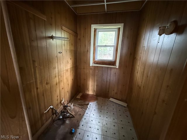 411 Chestnut Avenue NE, Warren, OH 44483