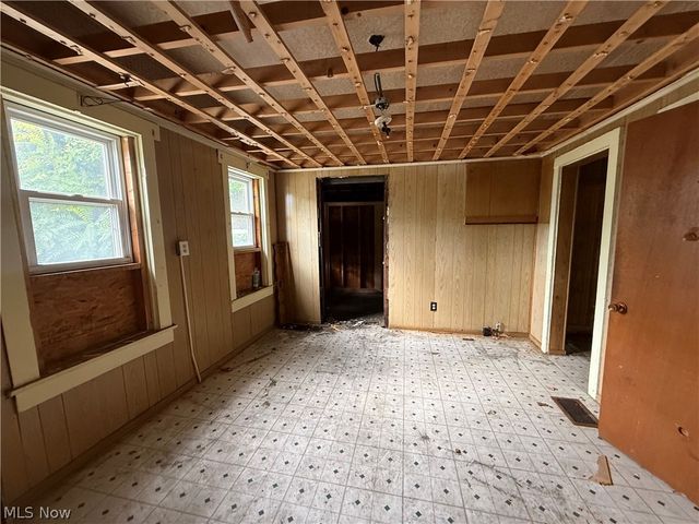 411 Chestnut Avenue NE, Warren, OH 44483
