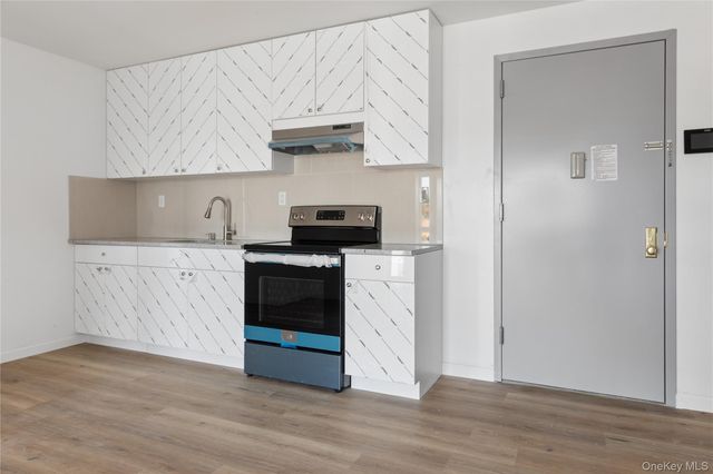 70-25 Queens Boulevard 1B, Woodside, NY 11377