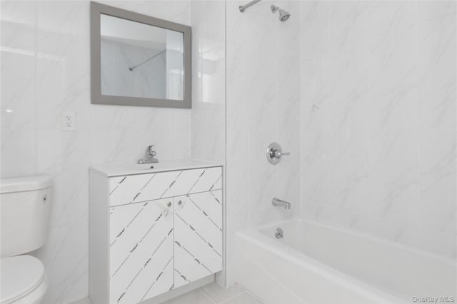 70-25 Queens Boulevard 1B, Woodside, NY 11377