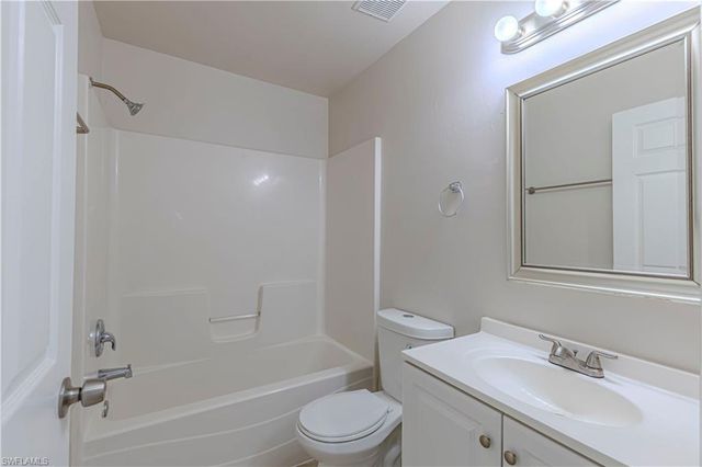 1704 NW 11th CT, Cape Coral, FL 33993