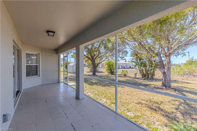 1704 NW 11th CT, Cape Coral, FL 33993