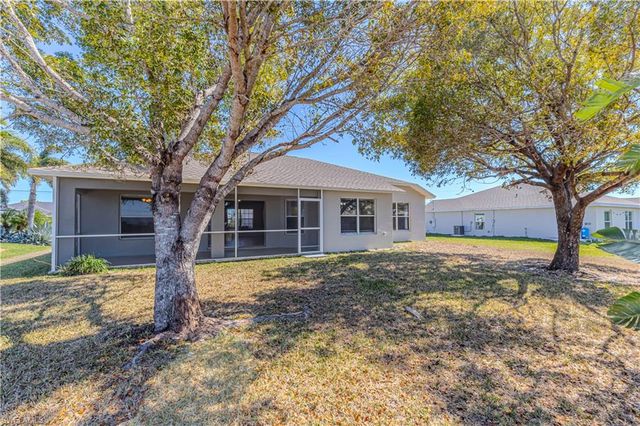 1704 NW 11th CT, Cape Coral, FL 33993