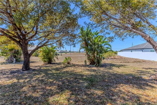 1704 NW 11th CT, Cape Coral, FL 33993