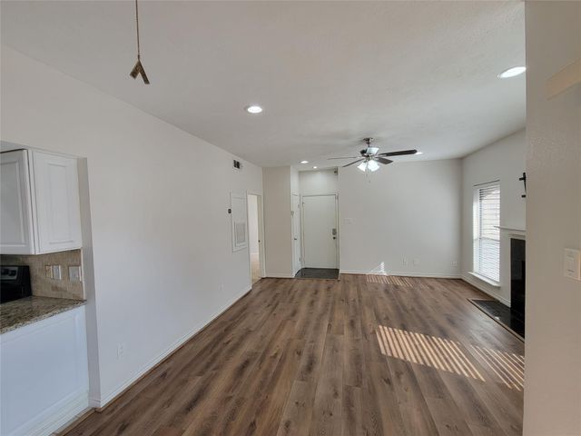 2025 Augusta Drive 303, Houston, TX 77057