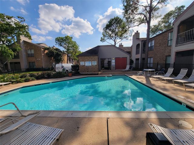 2025 Augusta Drive 303, Houston, TX 77057