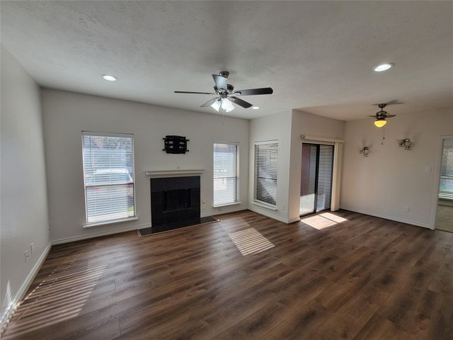 2025 Augusta Drive 303, Houston, TX 77057