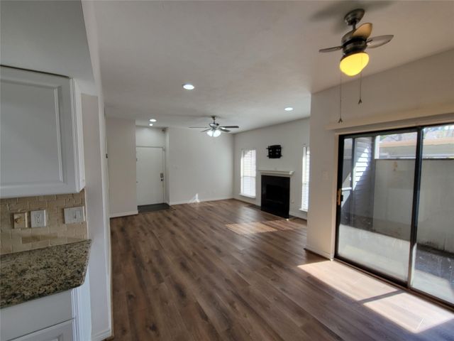 2025 Augusta Drive 303, Houston, TX 77057