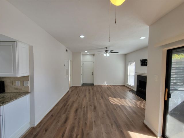 2025 Augusta Drive 303, Houston, TX 77057