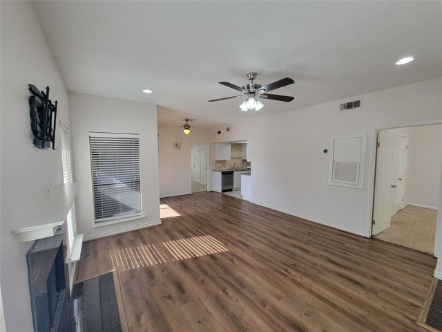 2025 Augusta Drive 303, Houston, TX 77057