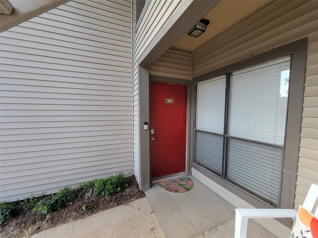 2025 Augusta Drive 303, Houston, TX 77057