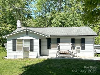 2886 Everhart Lane, Hudson, NC 28638
