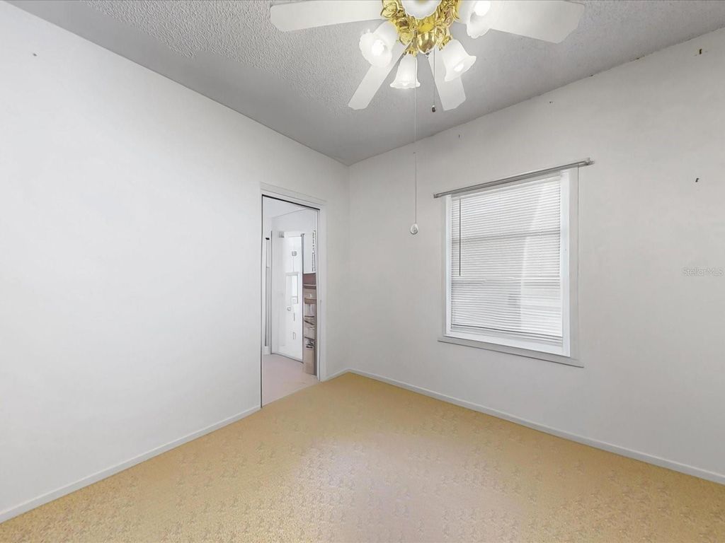 Image 11 of property listing at 420 JACKS MEMORIAL ROAD, St Cloud, FL 34769