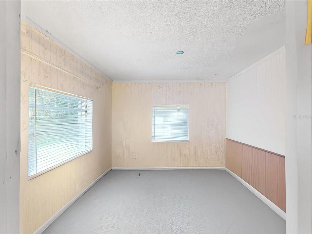 Image 16 of property listing at 420 JACKS MEMORIAL ROAD, St Cloud, FL 34769