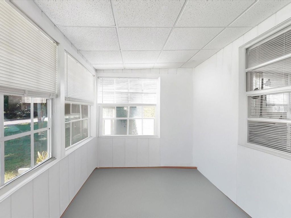 Image 4 of property listing at 420 JACKS MEMORIAL ROAD, St Cloud, FL 34769