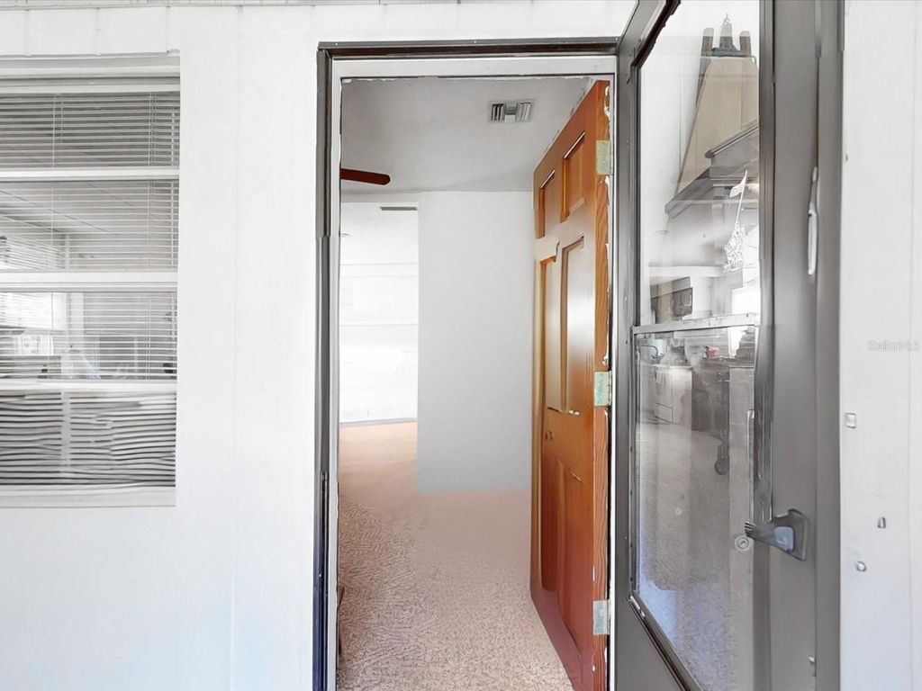 Image 6 of property listing at 420 JACKS MEMORIAL ROAD, St Cloud, FL 34769