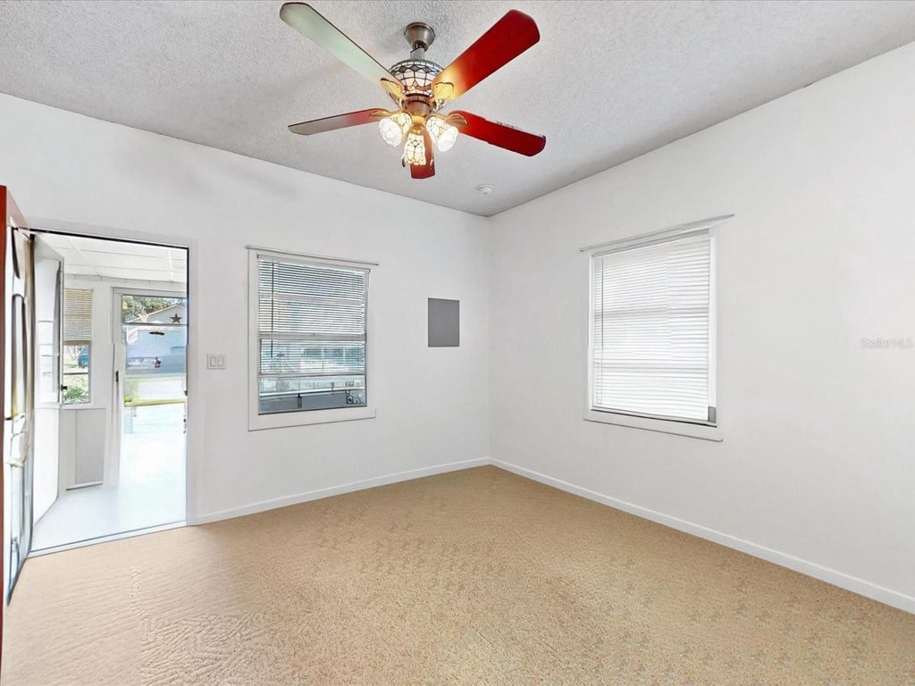 Image 8 of property listing at 420 JACKS MEMORIAL ROAD, St Cloud, FL 34769