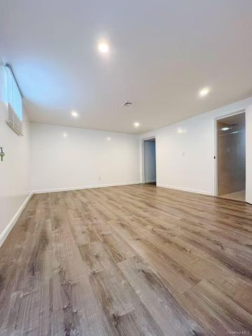 260-01 57th Avenue, Little Neck, NY 11362