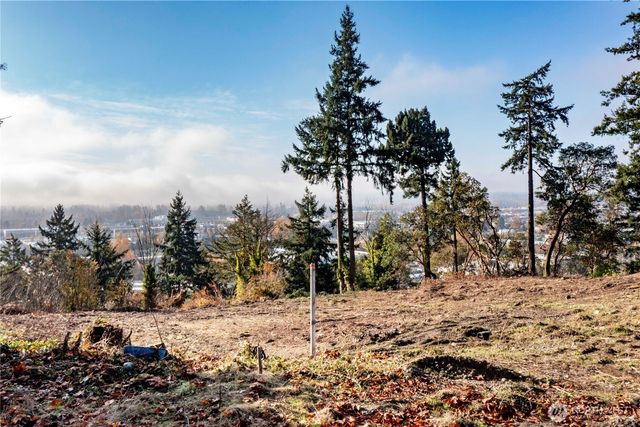 910 64th Avenue E, Fife, WA 98404