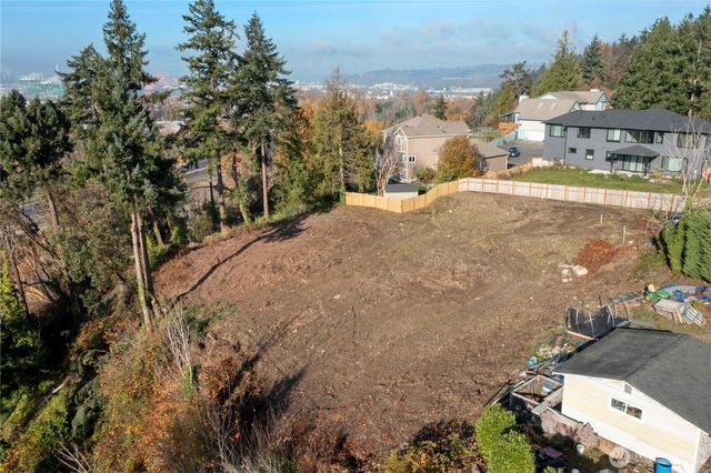 910 64th Avenue E, Fife, WA 98404