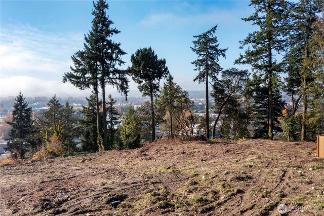 910 64th Avenue E, Fife, WA 98404