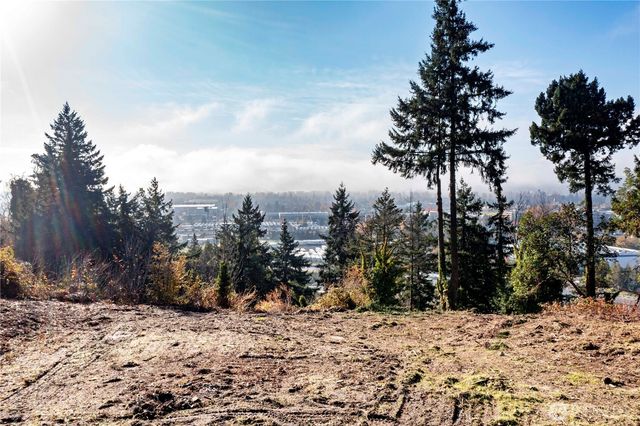 910 64th Avenue E, Fife, WA 98404