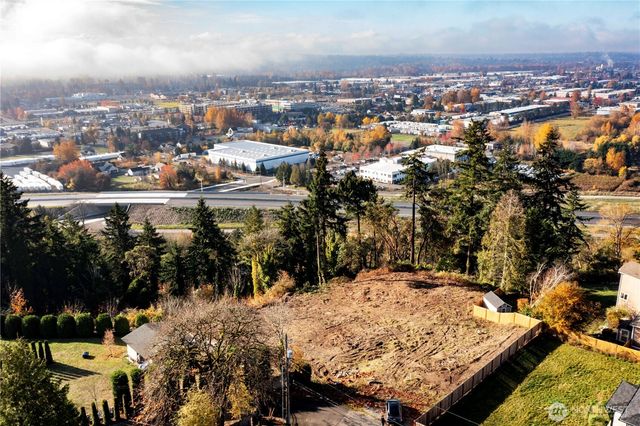 910 64th Avenue E, Fife, WA 98404