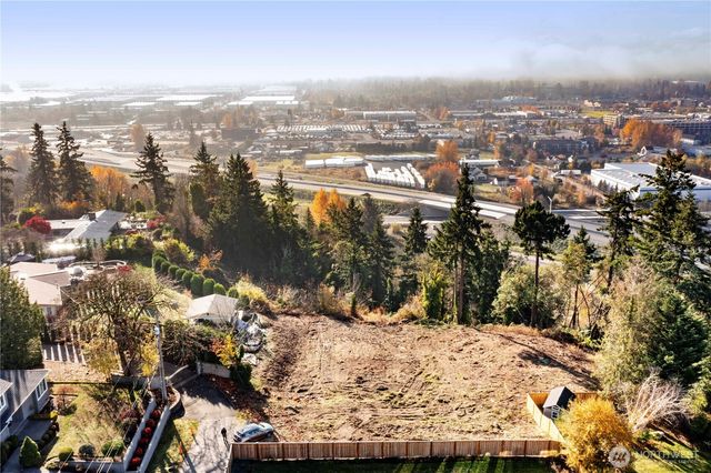 910 64th Avenue E, Fife, WA 98404