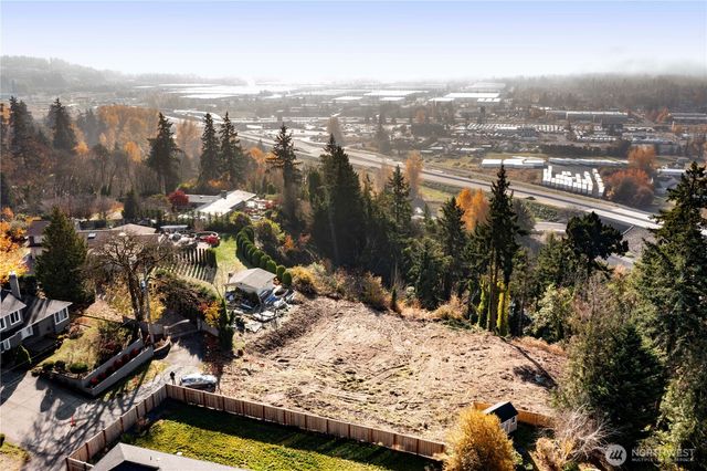 910 64th Avenue E, Fife, WA 98404