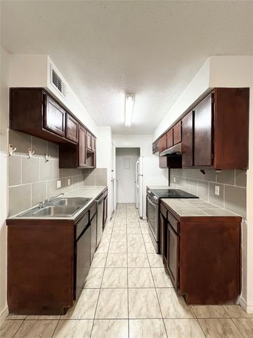 12710 Leader Street B, Houston, TX 77072