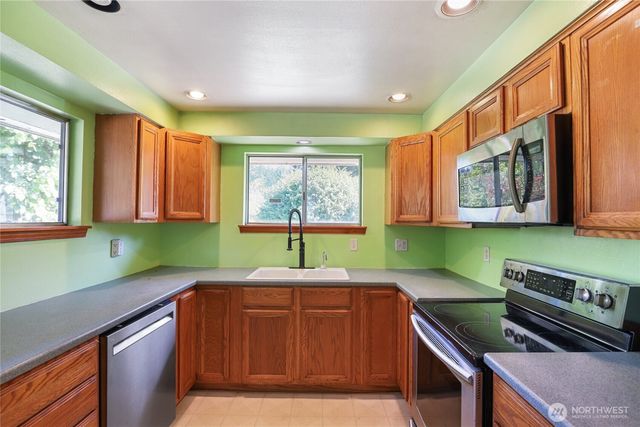 7487 Bethel Burley Road SE, Port Orchard, WA 98367