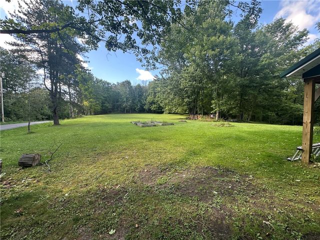 8182 Centerport Road, Mentz, NY 13140