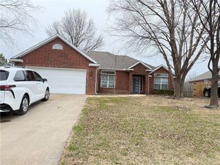 3497 Eagle Crest Circle, Springdale, AR 72762