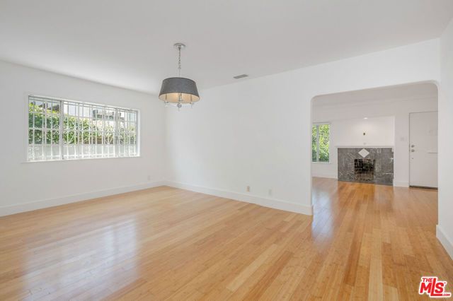542 N Sierra Bonita Avenue, Los Angeles, CA 90036